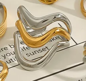 Δαχτυλίδι Δίχρωμο Κυματιστό σε Stainless Steel